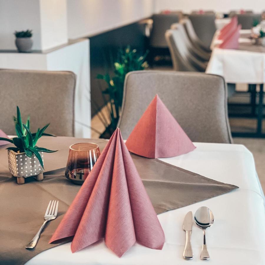 Hotel Bayrischer Hof Βελς Εξωτερικό φωτογραφία
